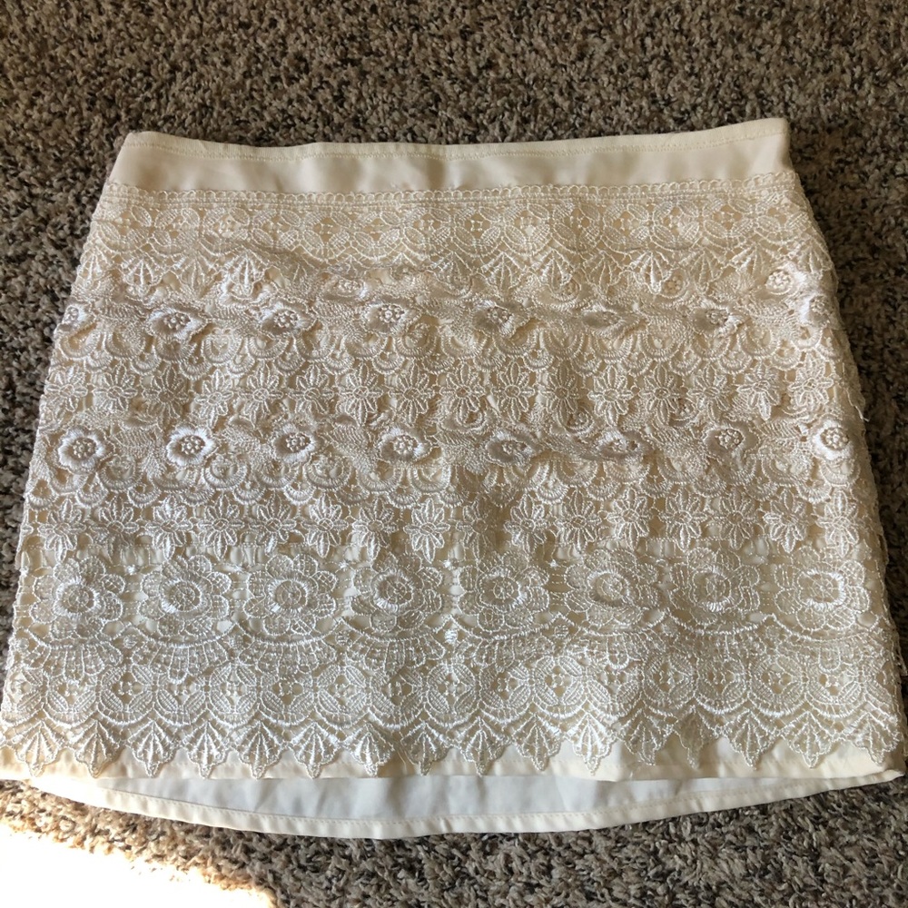 Lace mini skirt